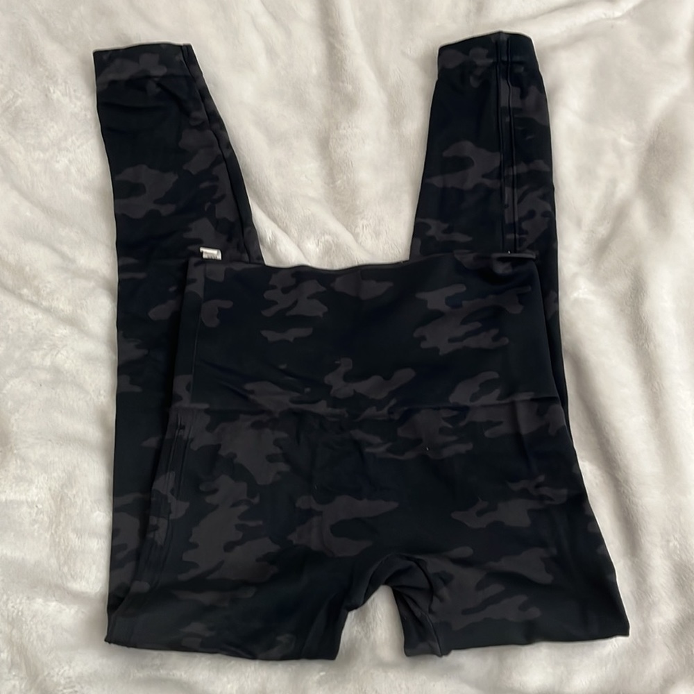 SPANX | Camo design Leggins - Picture 5 of 6